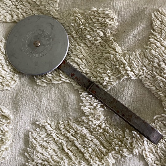 Vintage Pizza Cutter - Picture 2 of 4